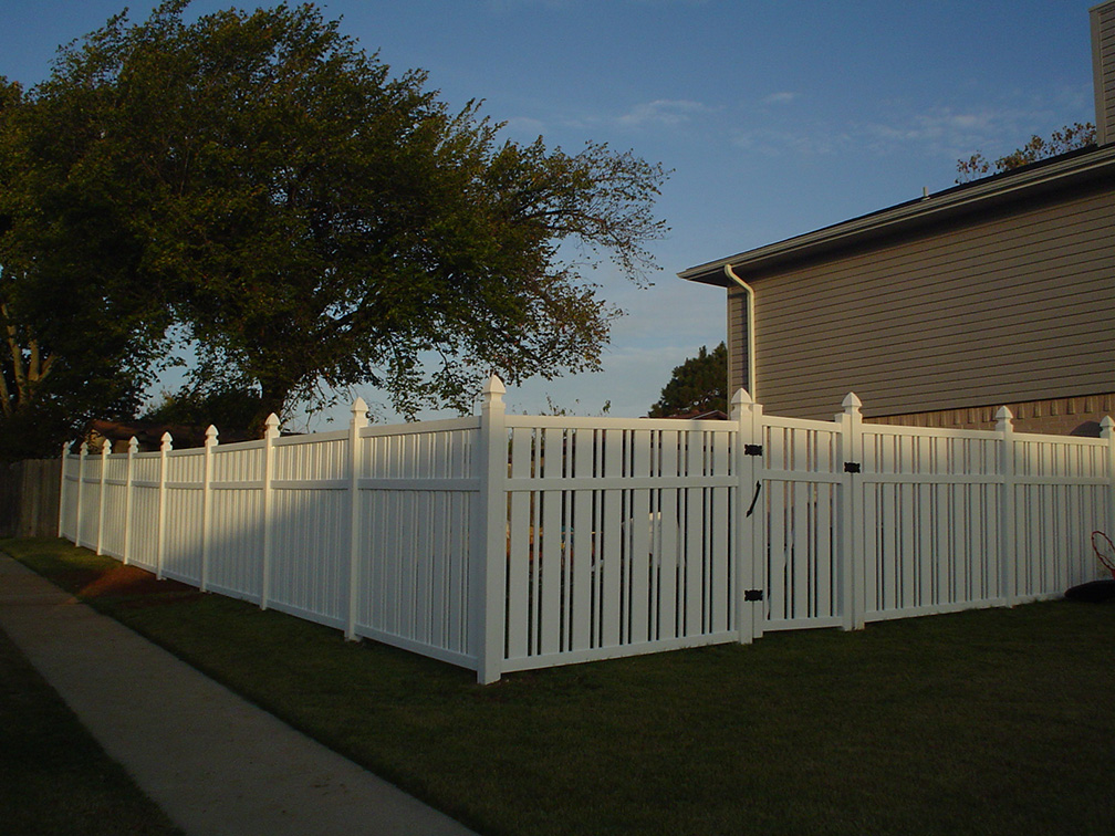 vinyl fence - Denton, Texas