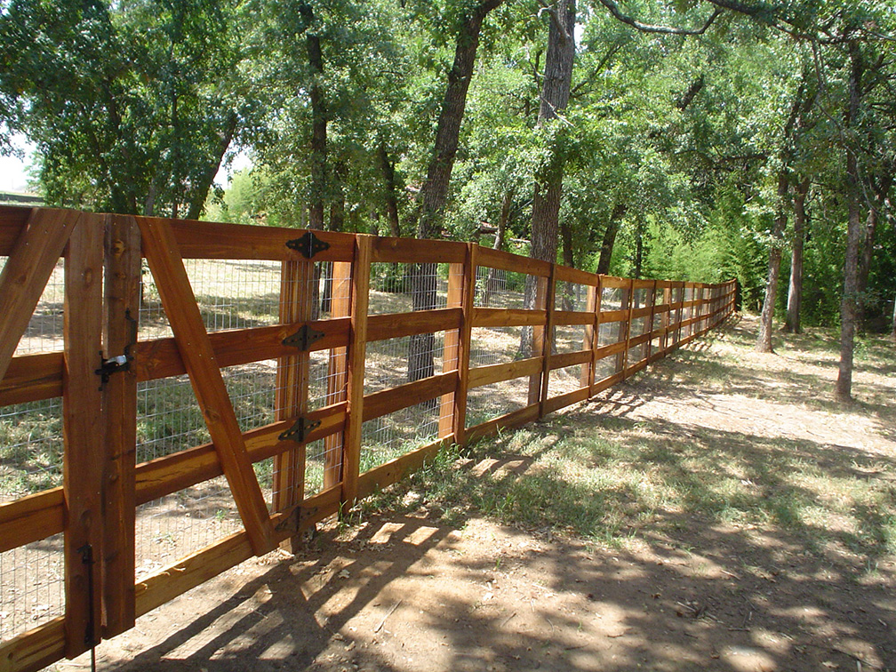 ranch style fence - Denton, Texas