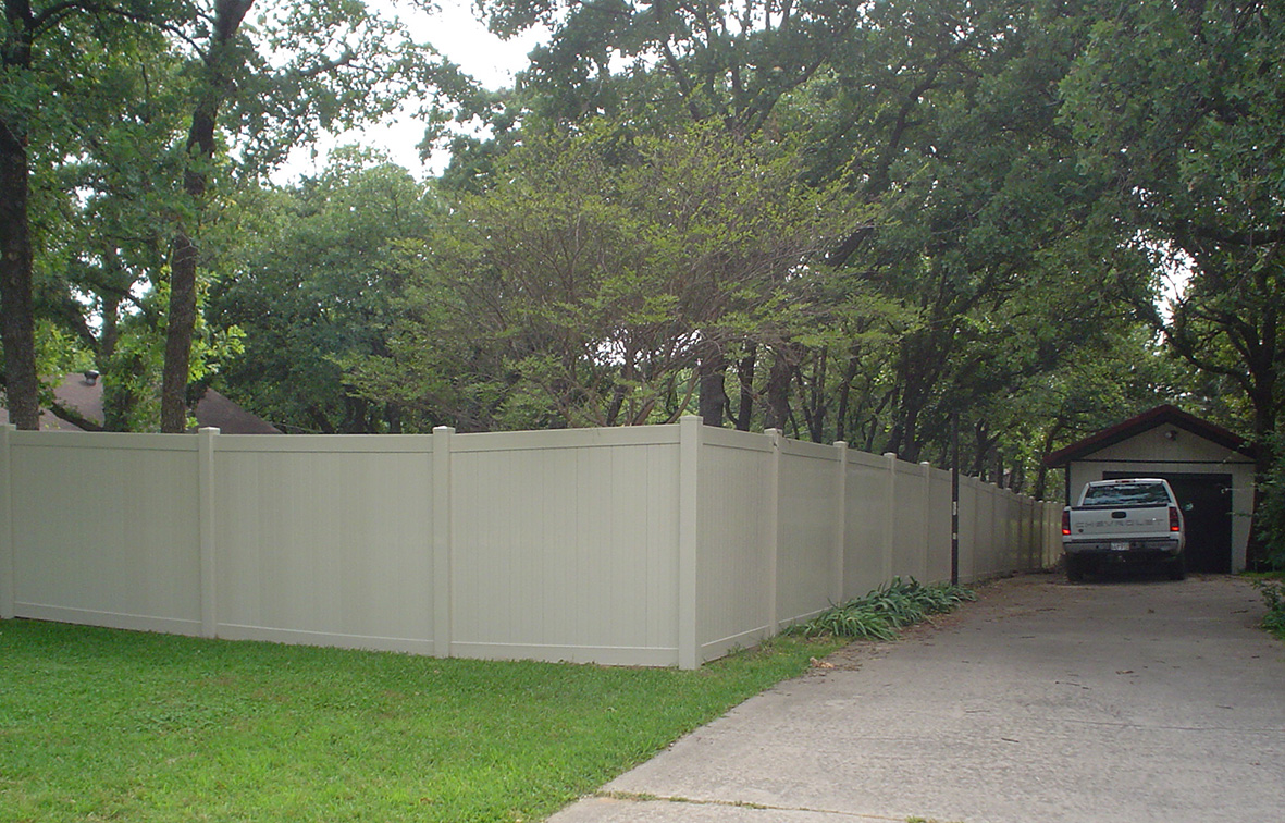 vinyl fence - Denton, Texas